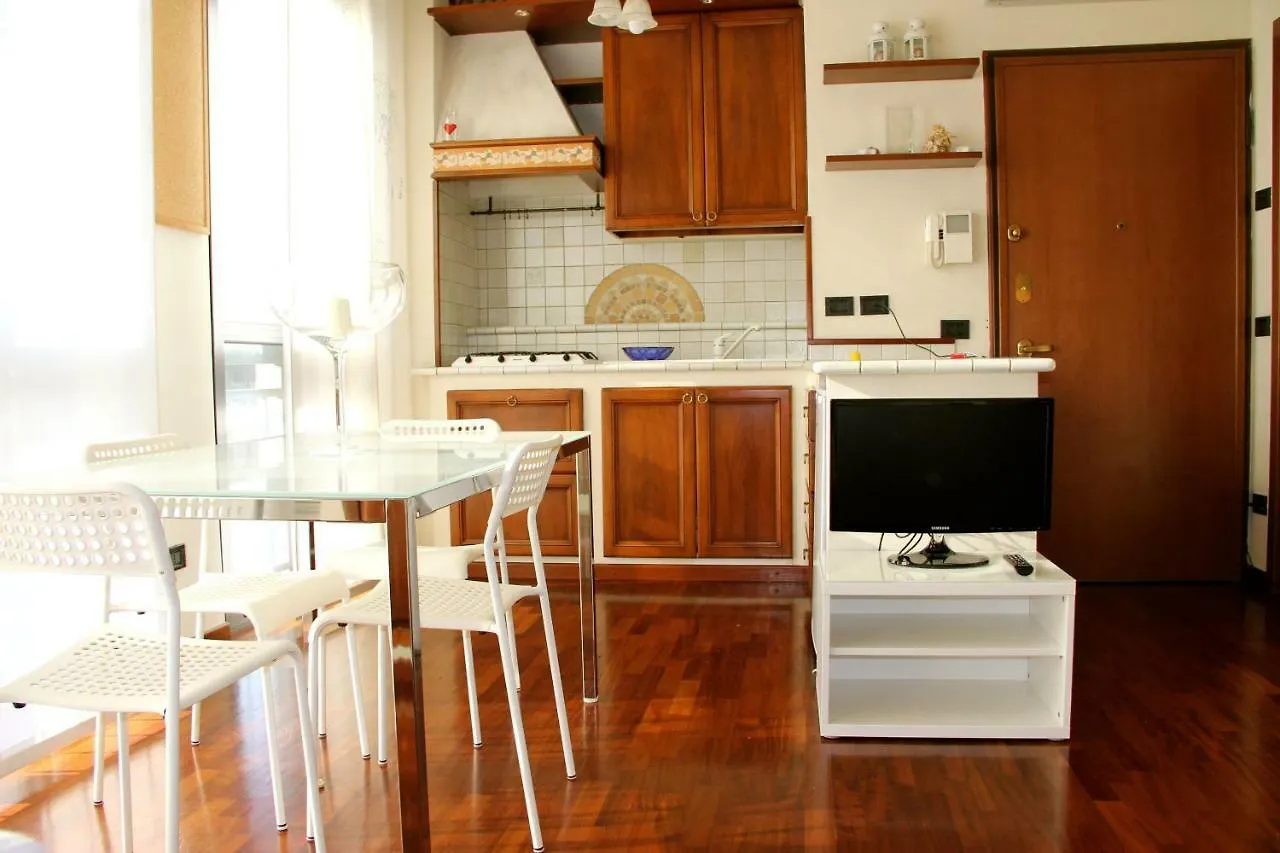 Apartamento Studio Downtown Fantastic Area Milán 0*,  Italia